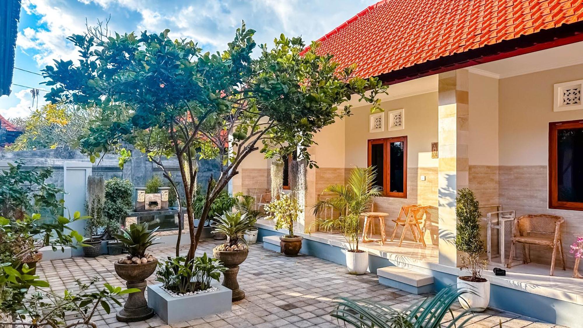 Adhi Homestay Nusa Dua  Luaran gambar